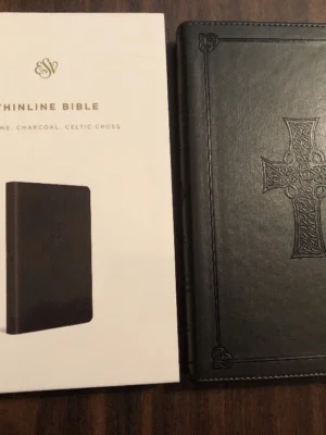 ESV Value Thinline Bible (TruTone, Charcoal, Celtic Cross Design)