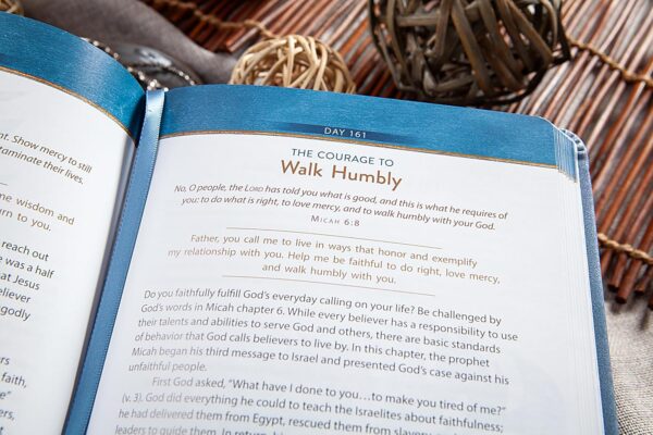 Courage for Today: 365 Daily Devotions for Women - Image 3