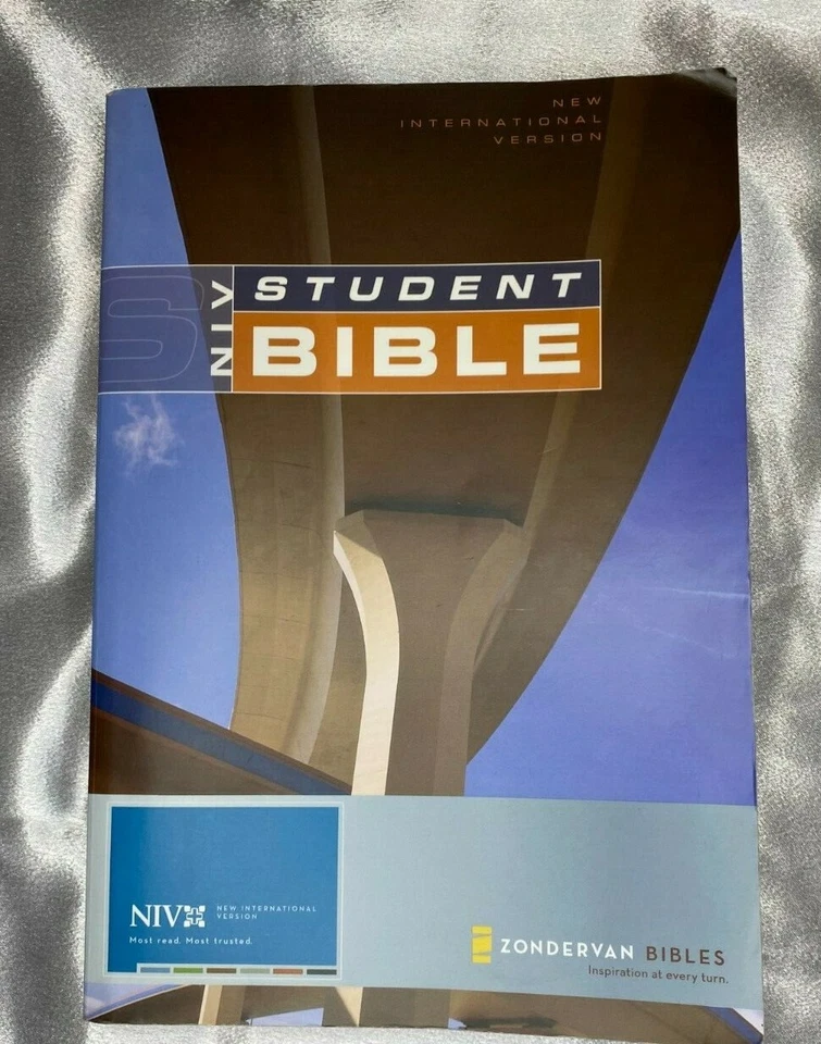NIV Student Bible, Paperback cover - Image 3