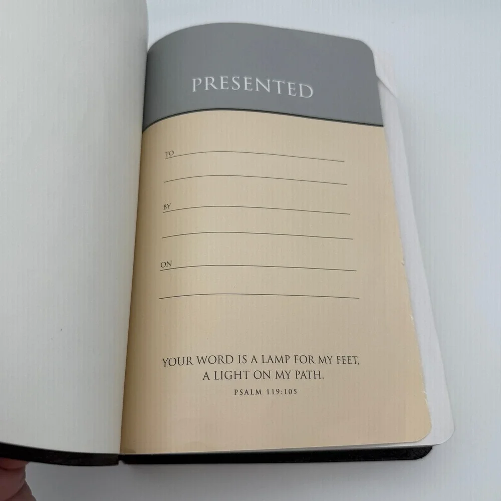 NIV Giant Print Thinline Reference Bible Burgundy Bonded Leather Zondervan EUC - Image 7