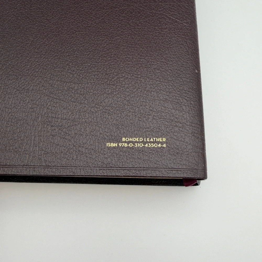NIV Giant Print Thinline Reference Bible Burgundy Bonded Leather Zondervan EUC - Image 3